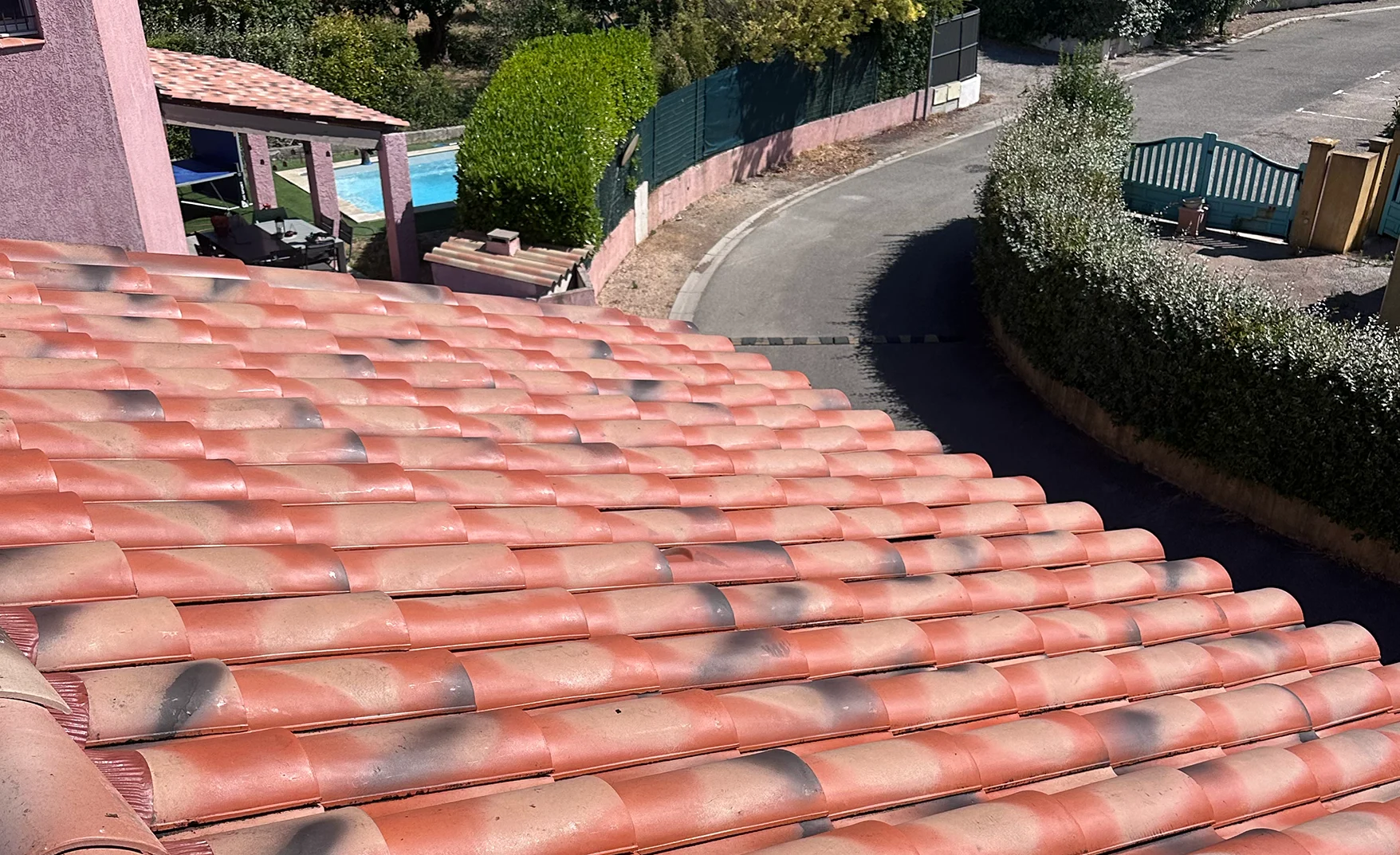 Hydrofugation de toiture : protégez et embellissez votre maison