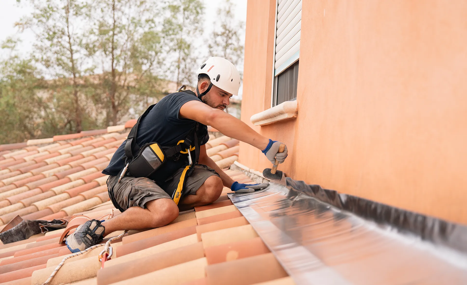Pourquoi les solins provoquent-ils des infiltrations sur une toiture ?